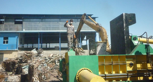315T steel scrap baling machine in Iran
